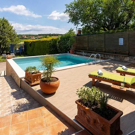 Lilly Holiday home Visnjan